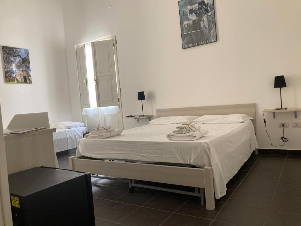 Gatto Bianco La Dimora Storica Bed & Breakfast Лече Екстериор снимка