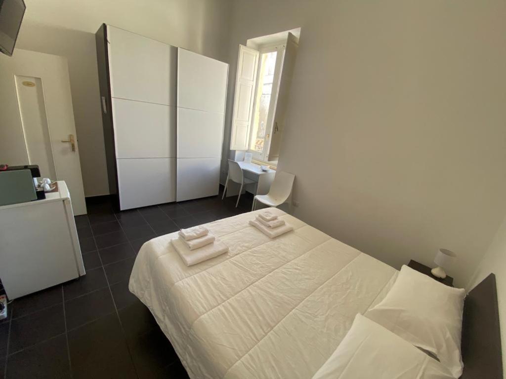 Gatto Bianco La Dimora Storica Bed & Breakfast Лече Екстериор снимка