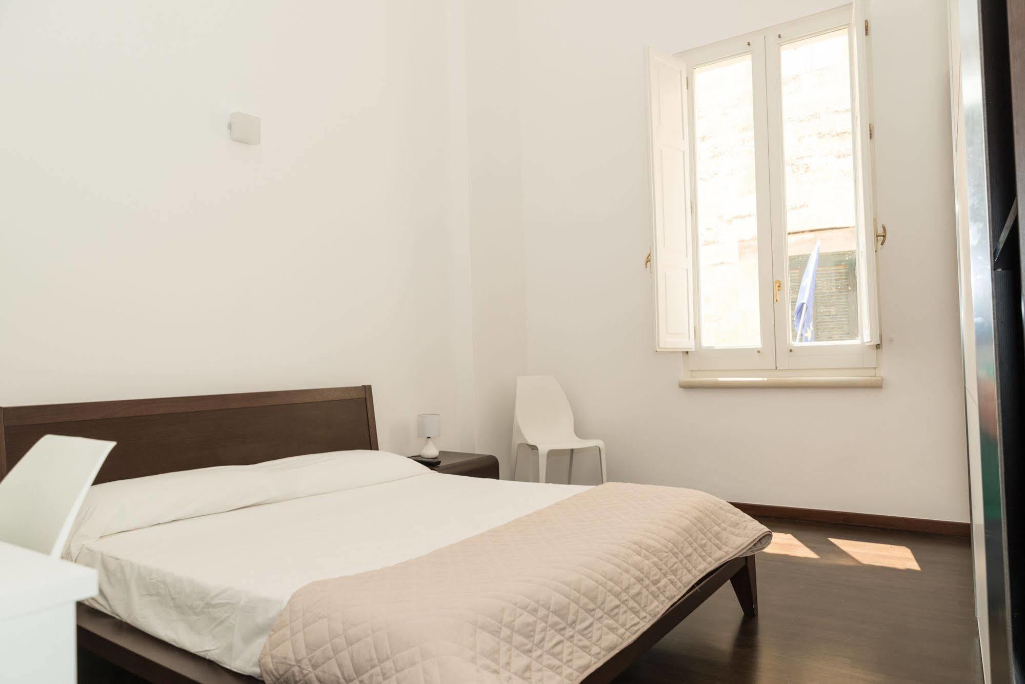 Gatto Bianco La Dimora Storica Bed & Breakfast Лече Екстериор снимка